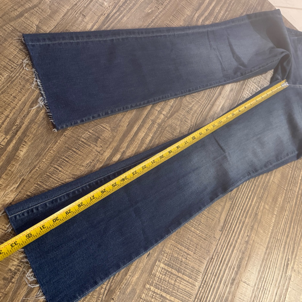 L'Agence Sneeki Low Rise Straight Jeans in Stanton. - Picture 10 of 12